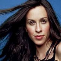 Gara-gara Payudara, Alanis Morissette Marah!